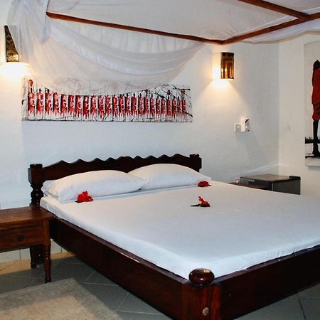 Pashmina House Bed & Breakfast Watamu Exterior photo