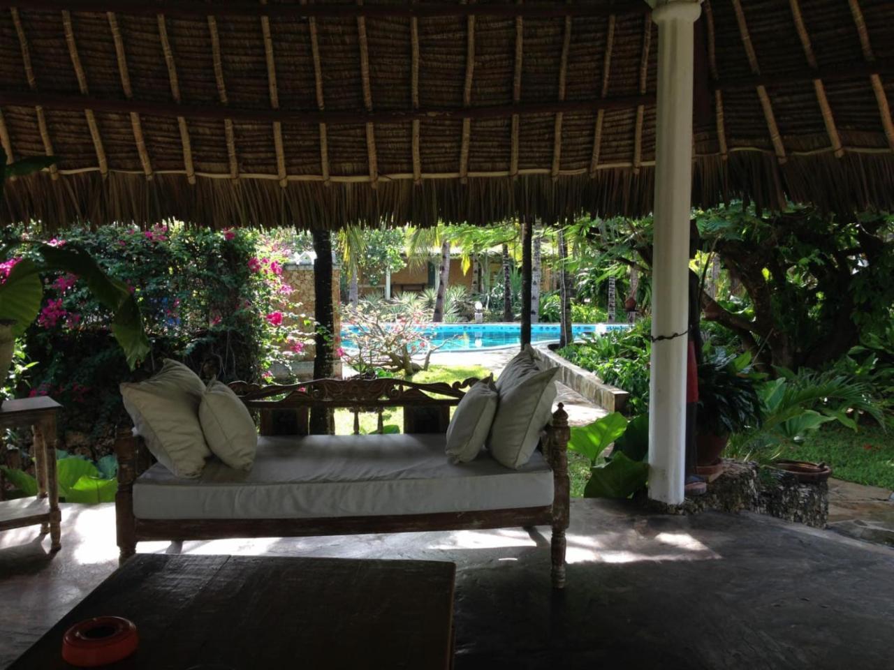 Pashmina House Bed & Breakfast Watamu Exterior photo