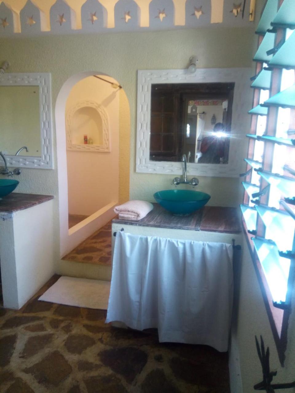 Pashmina House Bed & Breakfast Watamu Exterior photo