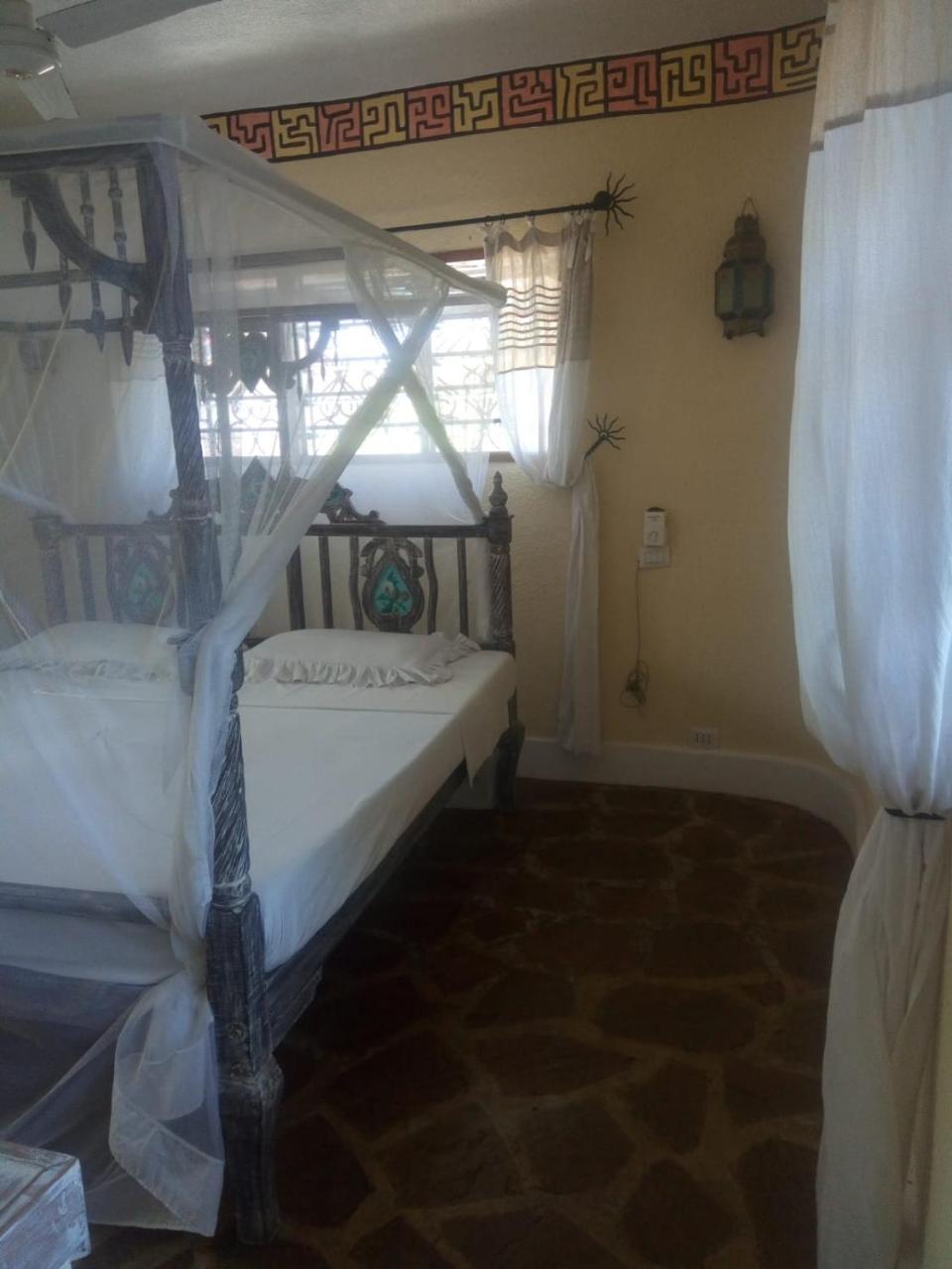 Pashmina House Bed & Breakfast Watamu Exterior photo