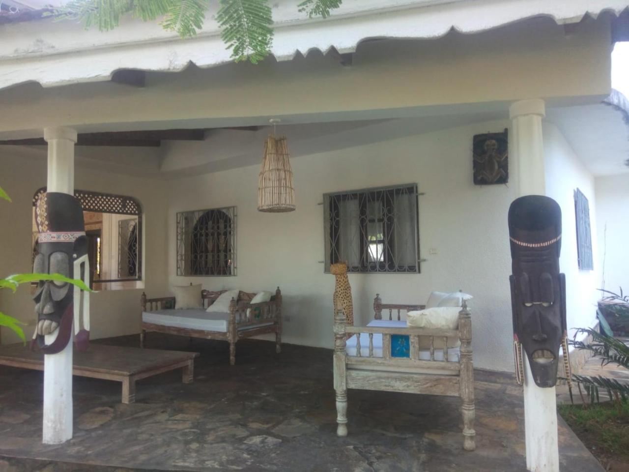 Pashmina House Bed & Breakfast Watamu Exterior photo