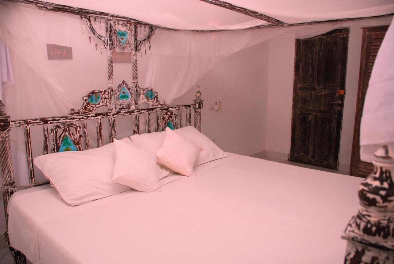 Pashmina House Bed & Breakfast Watamu Exterior photo