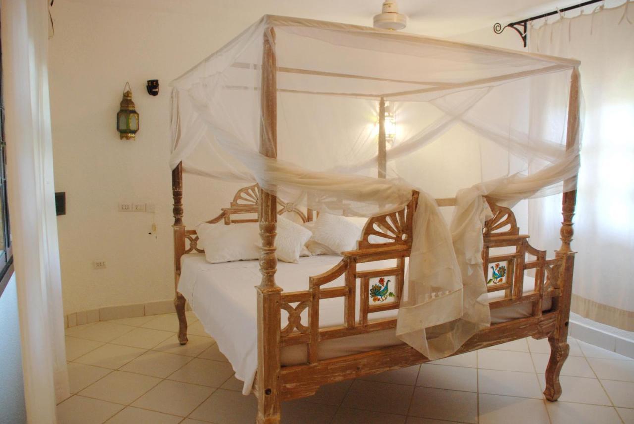 Pashmina House Bed & Breakfast Watamu Exterior photo