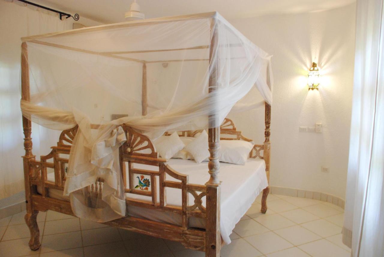 Pashmina House Bed & Breakfast Watamu Exterior photo