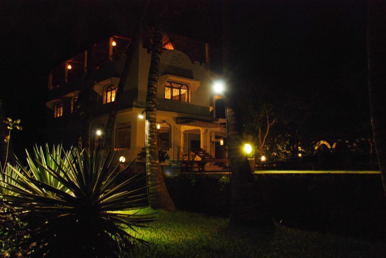 Pashmina House Bed & Breakfast Watamu Exterior photo