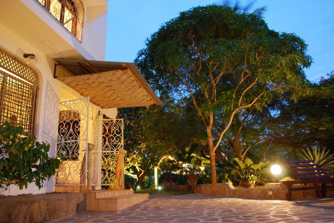 Pashmina House Bed & Breakfast Watamu Exterior photo