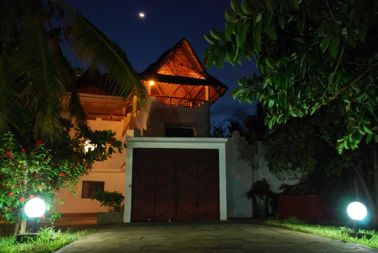 Pashmina House Bed & Breakfast Watamu Exterior photo