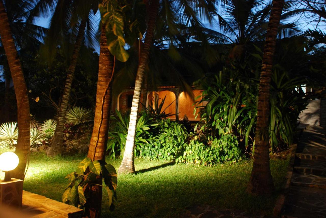 Pashmina House Bed & Breakfast Watamu Exterior photo